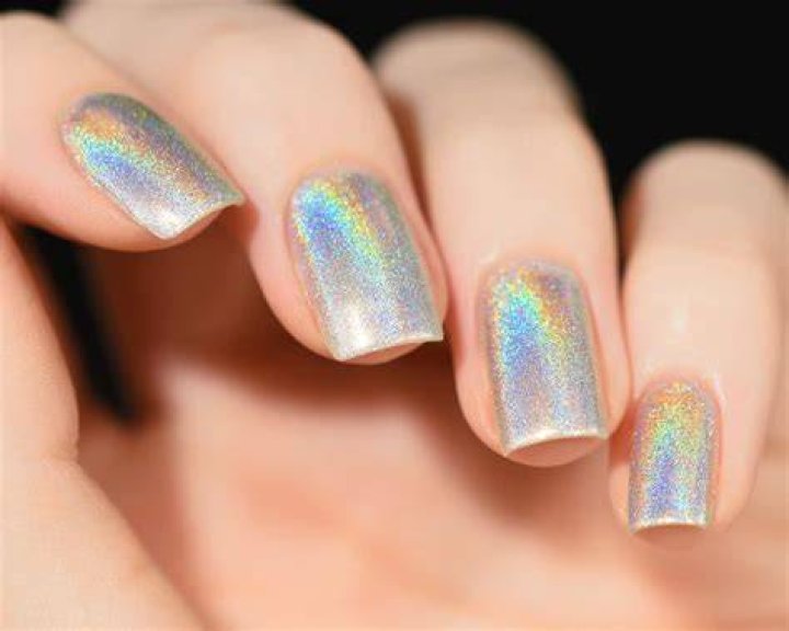 Highest-Rated Holographic Nail Polish in 2023 – Hollywood Life Reviews – Hollywood Life