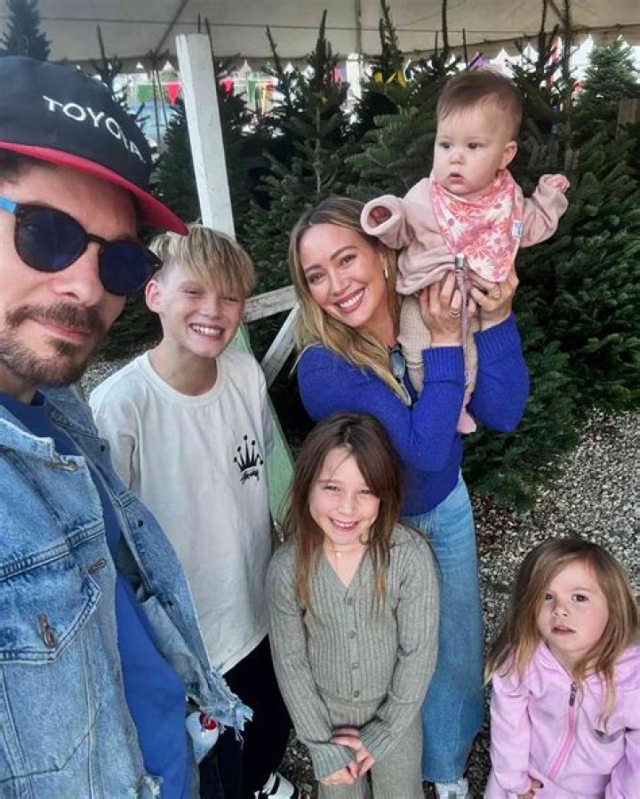 Hilary Duff & Matthew Koma’s Daughter Banks, 1, Looks Super Adorable During Their Juice Bar Outing