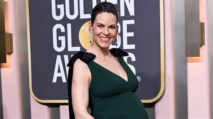 Hilary Swank Poses Nude In Maternity Shoot: Photos – Hollywood Life