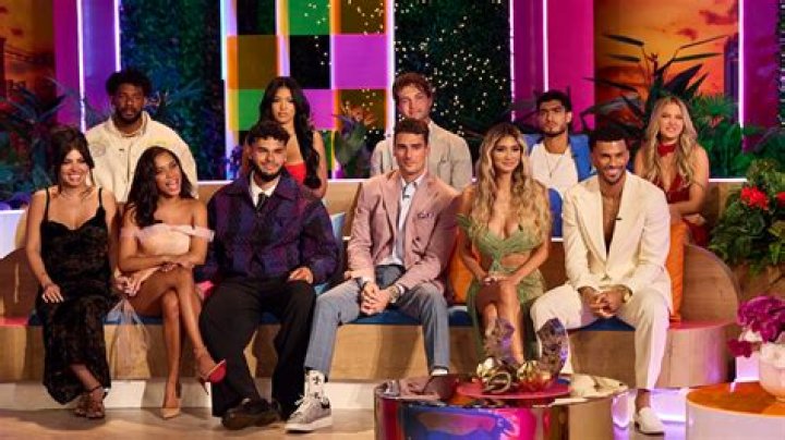 Hints At Reunion – Hollywood Life