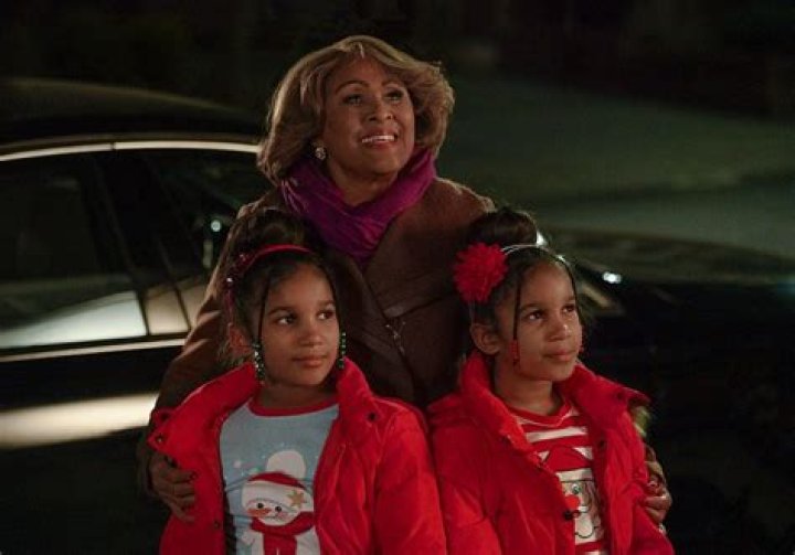 ‘Holiday Rush’ Movie — Photos – Hollywood Life