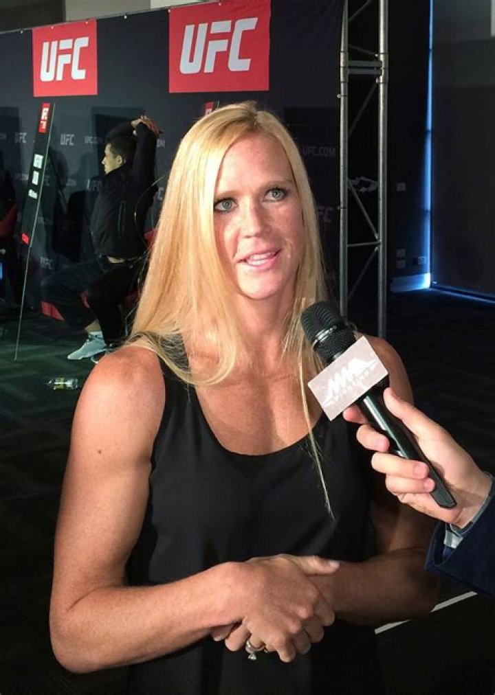 Holly Holm, MMA Fighter, Pics – Hollywood Life