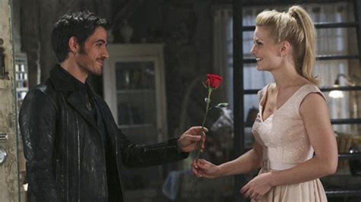 Hook & Emma’s First Date — Season 4 Recap – Hollywood Life