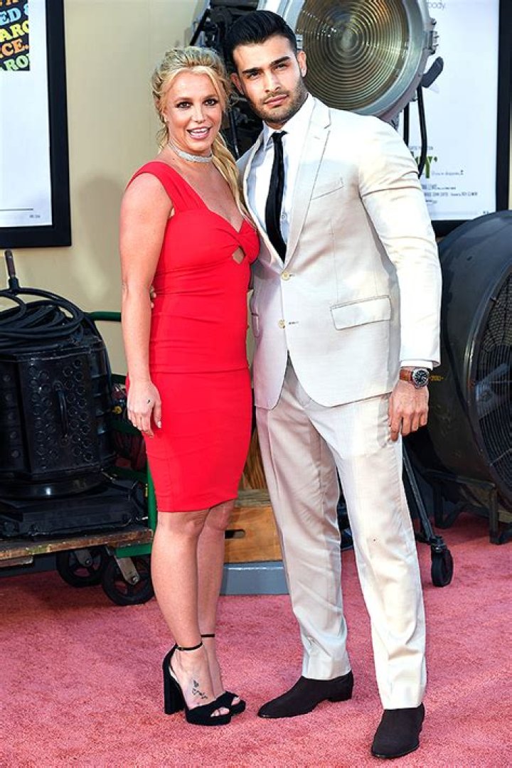 How Britney Spears Feels About Inviting Sister Jamie Lynn & Dad Jamie To Her Wedding