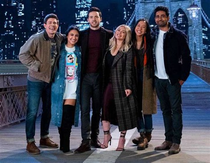 ‘How I Met Your Father’: Photos of the ‘HIMYM’ Spinoff Starring Hilary Duff