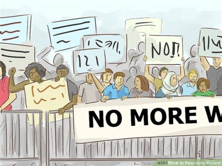 How To Peacefully Protest & Stay Healthy When You Can’t Social Distance – Doctor Explains
