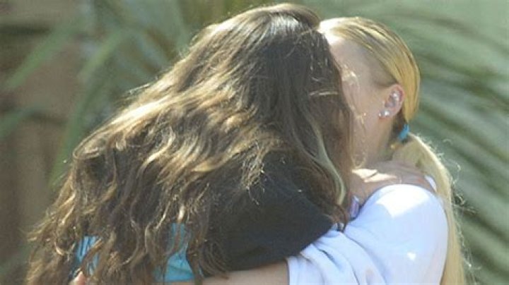 Hugging & Kissing – Hollywood Life