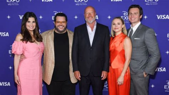 Idina Menzel, Kristen Bell, & Cast of ‘Frozen’ Reunite At D23 Expo