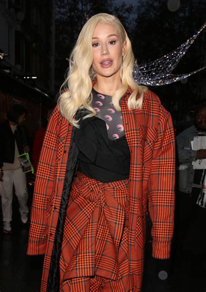 Iggy Azalea Debuts Green Hair Makeover In New Pic – Hollywood Life