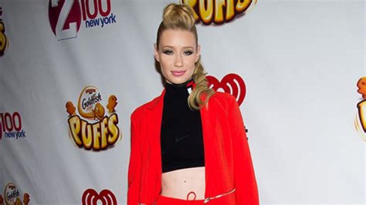 Iggy Azalea Rocks Blazer & No Shirt In Sexy Post-Baby Photo – Hollywood Life