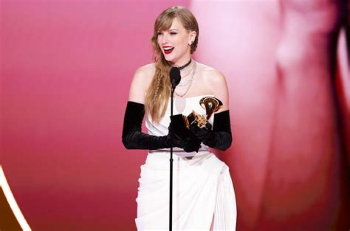 Info About The Singer Performing At The Oscars – Hollywood Life