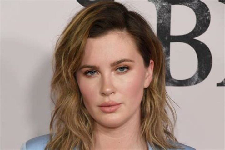 Ireland Baldwin Embraces Her ‘Cellulite’ And ‘Stretch Marks’ In Gorgeous New Bikini Photos