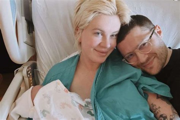 Ireland Baldwin Reveals Her Ex Wanted To Have Sex With Her Mom Kim Basinger