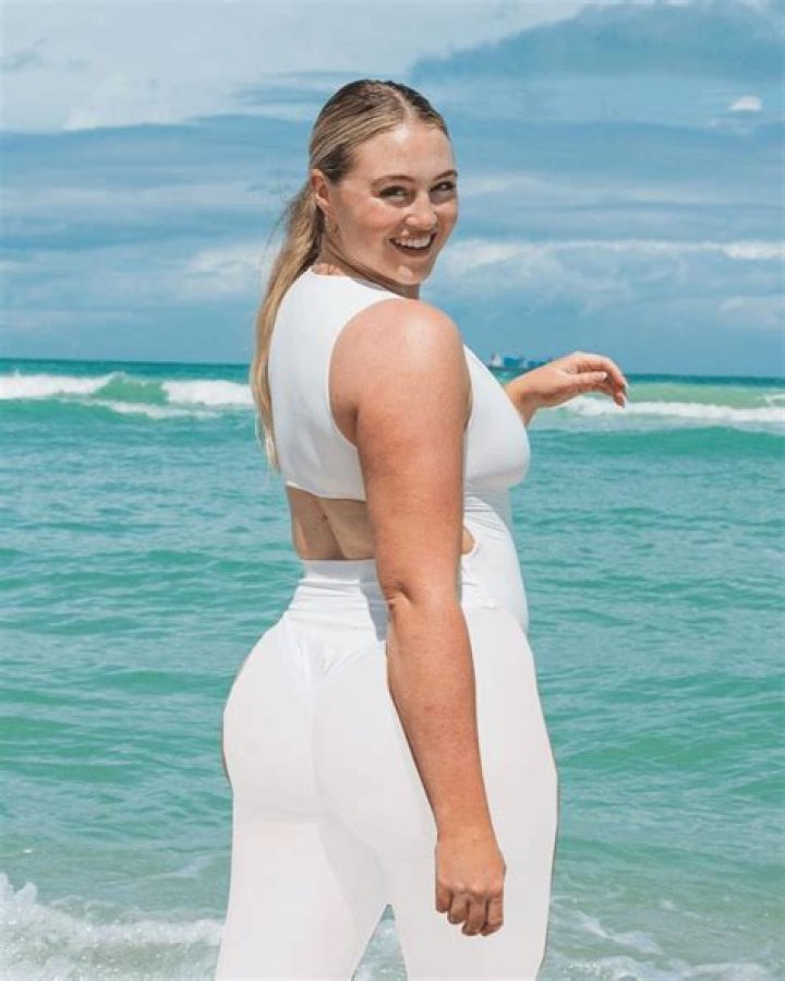 Iskra Lawrence — SEE PICS