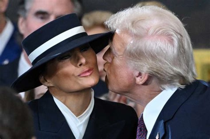 Ivanka Trump Feels Forced To Kiss Donald: His Lips Are Open — Expert Says