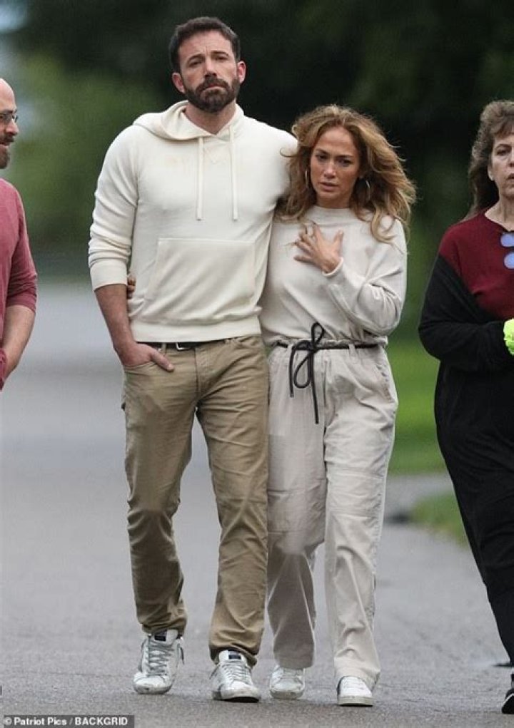 J.Lo ‘Likes’ Sexy Photo Of Ben Affleck Shared On Bennifer Fan Account Amidst Hot & Heavy Romance