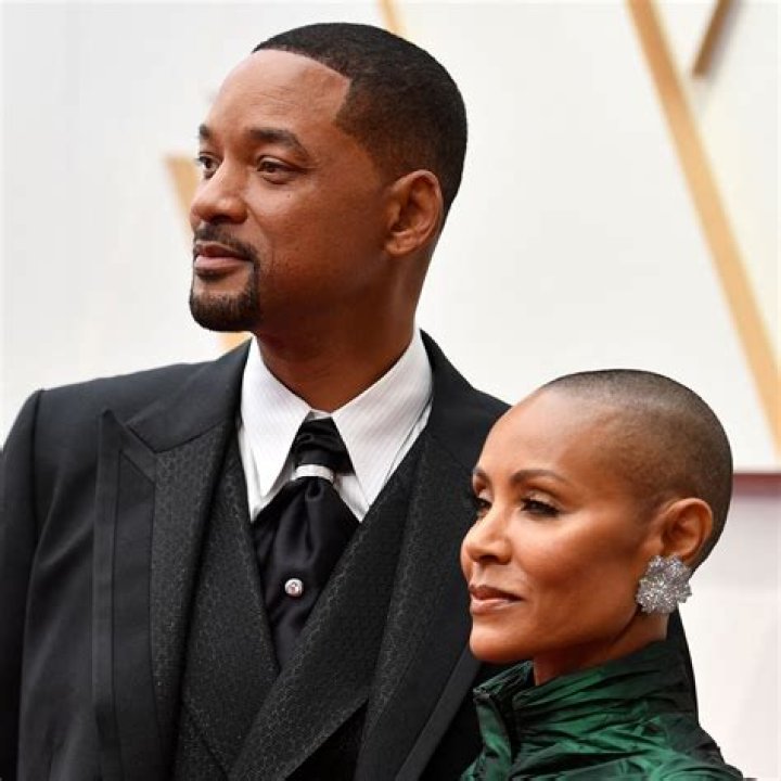 Jada Pinkett-Smith, 49, Glows While Showing Off Her Shaved Head & Fans Rave Over How ‘Flawless’ She Looks