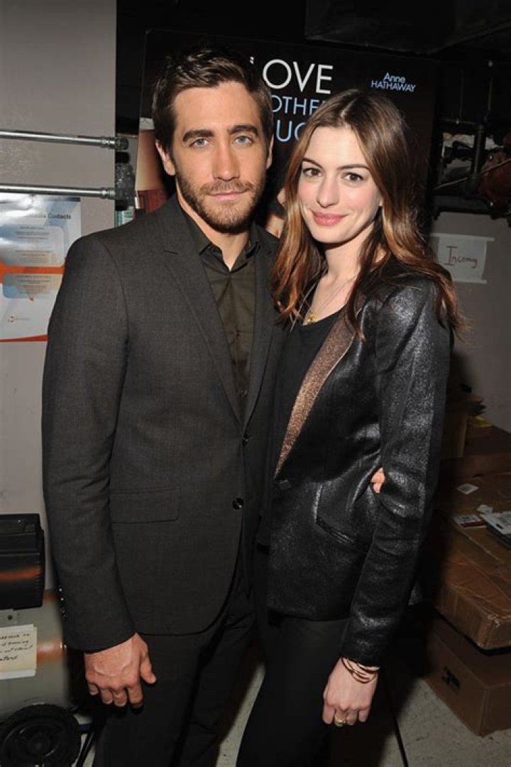 Jake Gyllenhaal Tells Us How He Helped Anne Hathaway Prep For Sex Scenes! EXCLUSIVE! – Hollywood Life