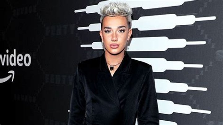 James Charles Apologizes For Sexting With Underage Fans – Hollywood Life