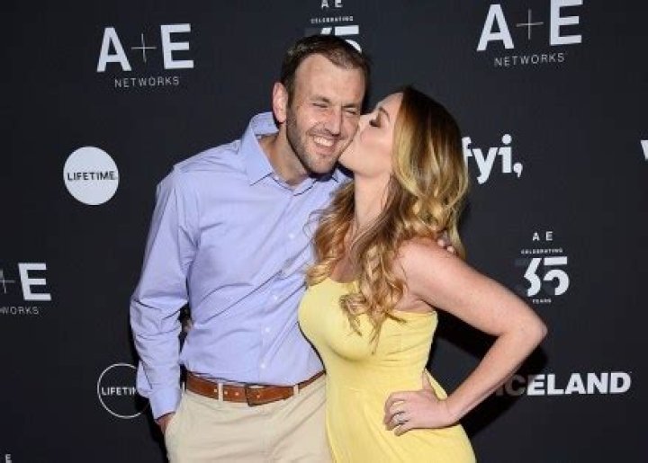 Jamie Otis Posts Baby Bump Pic & Admits She Gained 55 Lbs – Hollywood Life