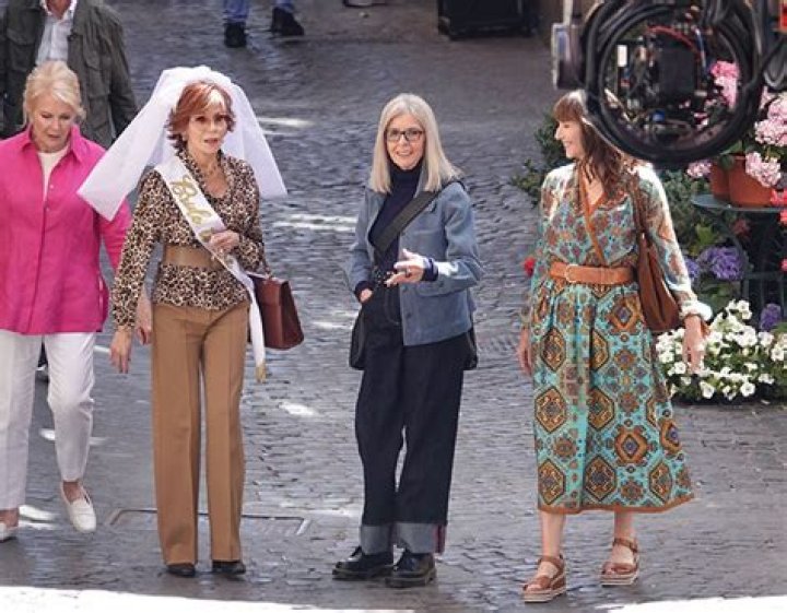 Jane Fonda Is A Blushing Bride Filming ‘Book Club 2’ With Diane Keaton, Candice Bergen & Mary Steenburgen