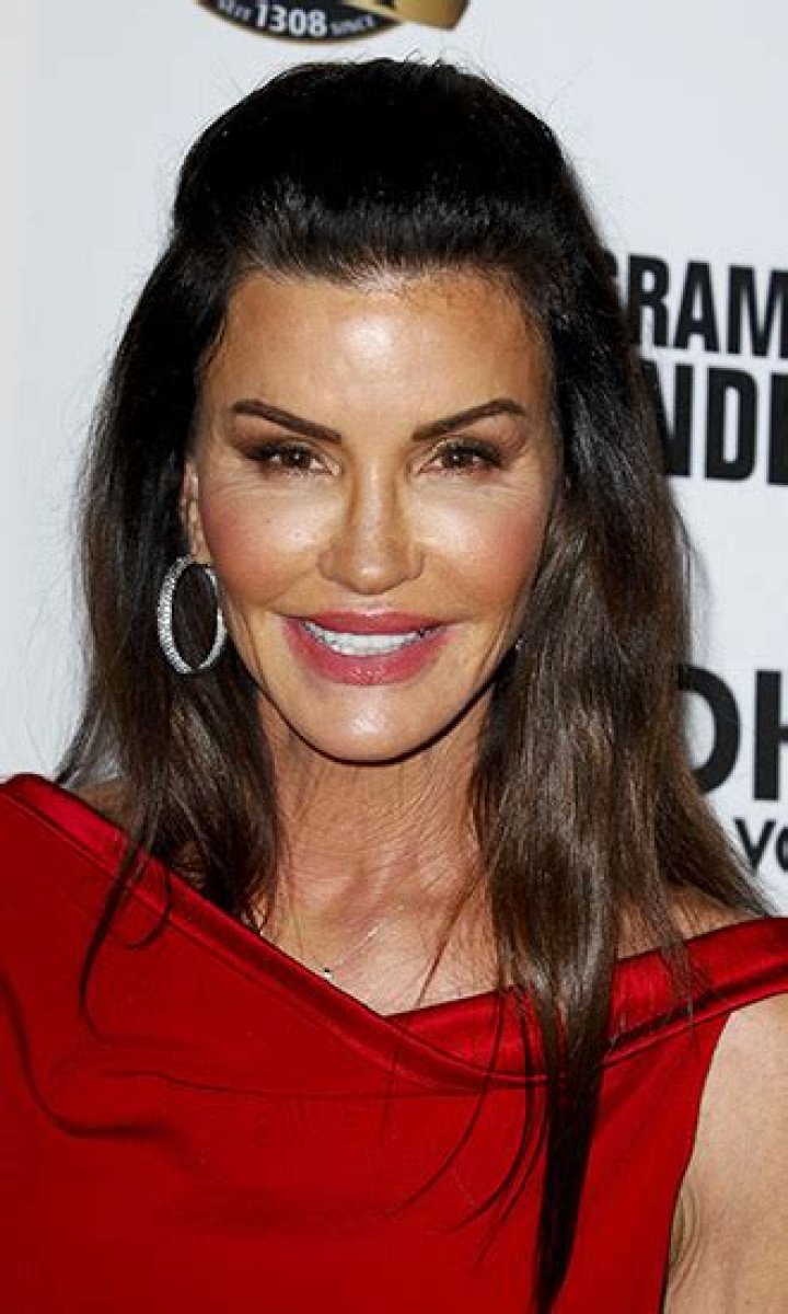 Janice Dickinson – Hollywood Life
