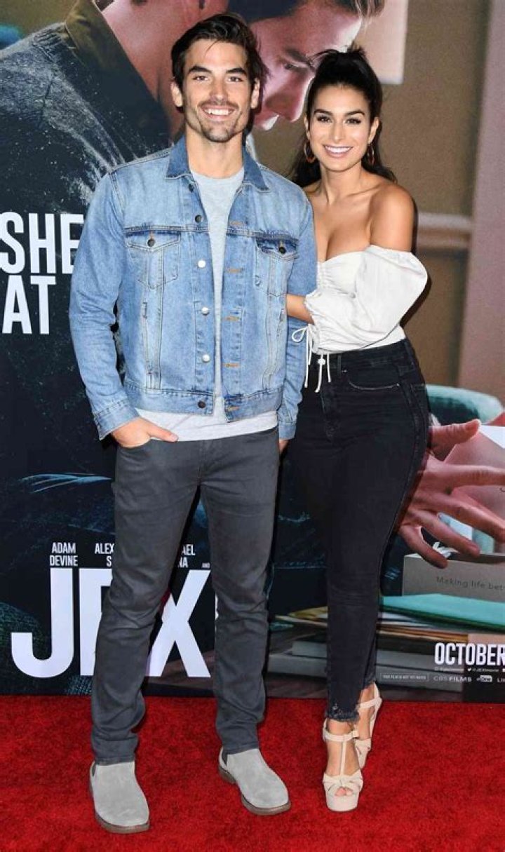 Jared Haibon & Ashley Iaconetti’s Bachelor/Bachelorette Party Plans – Hollywood Life