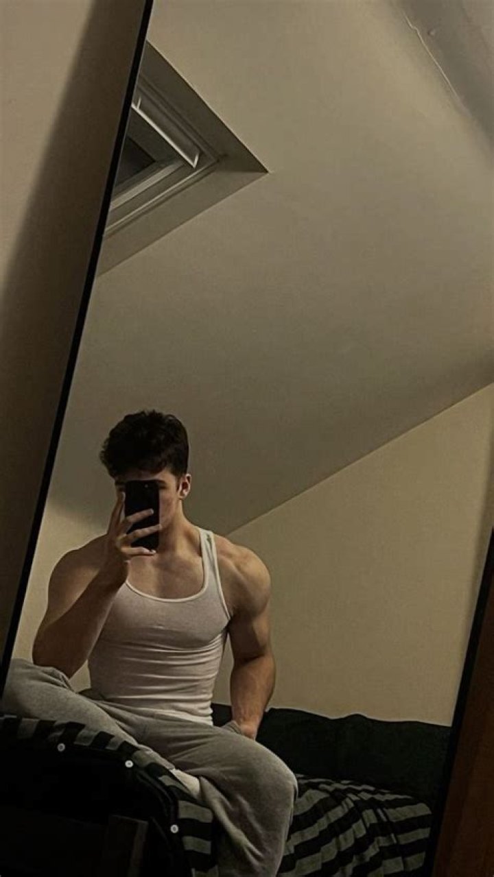 Jared Leto, 48, Posts Sexy Mirror Selfie With Unbuttoned Shirt & Sends ‘Love’ To Fans On Instagram — See Pic