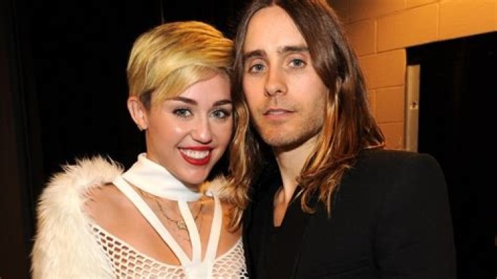 Jared Leto & Miley Cyrus Hooking Up? Pair Indulging In Sex-Only Setup – Hollywood Life