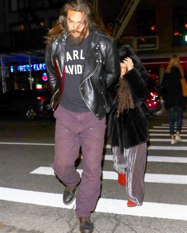 Jason Momoa Bares Naked Butt Again: Photos – Hollywood Life