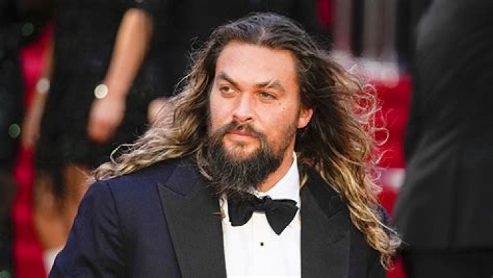 Jason Momoa Debuts Head Tattoo After Shaving Head – Hollywood Life