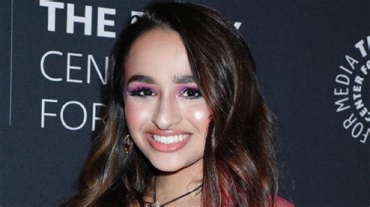 Jazz Jennings Reveals Gender Confirmation Surgery Scars: Pics – Hollywood Life