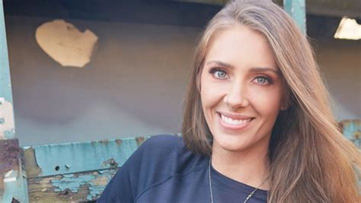 Jenna Compono Is Pregnant With Zach Nichols Baby – Hollywood Life