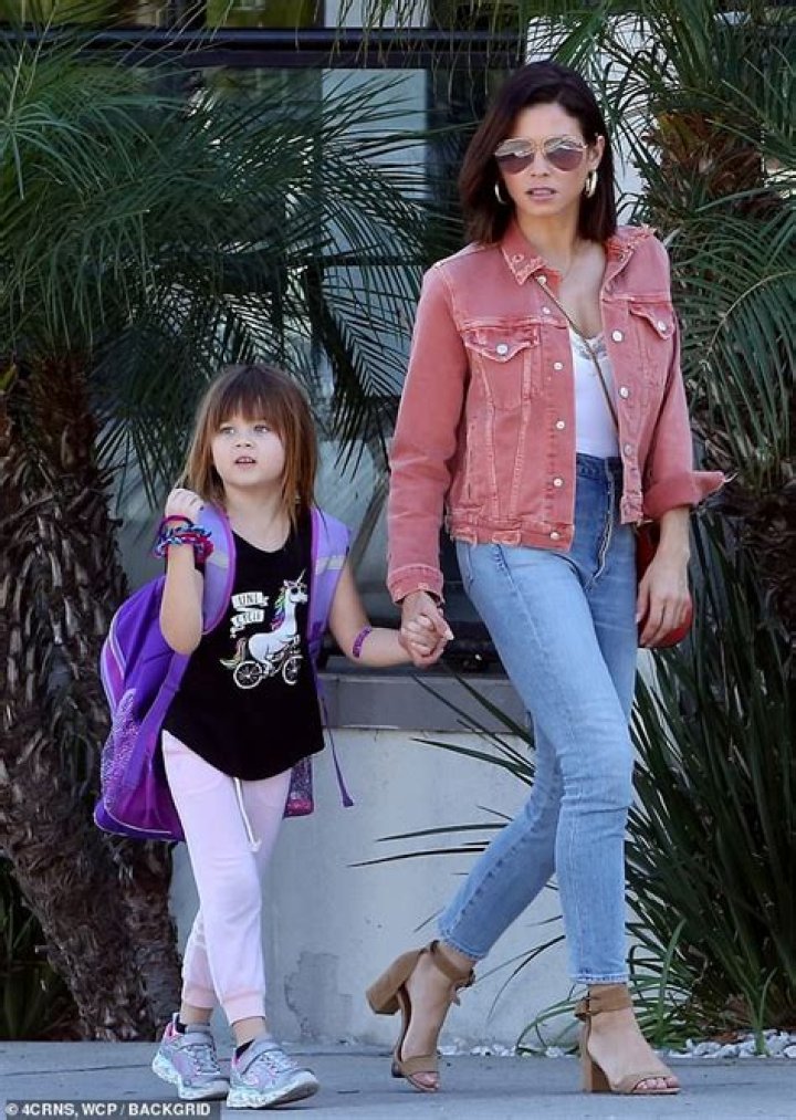 Jenna Dewan Shares Rare Photos of Daughter Everly & Son Callum – Hollywood Life