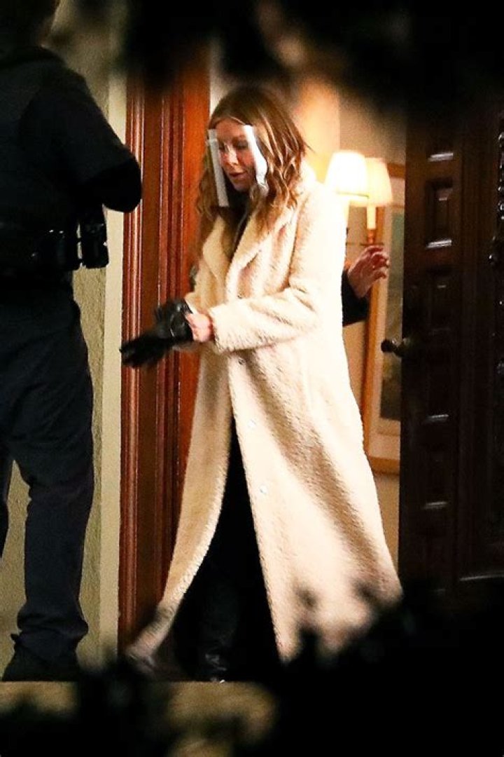 Jennifer Aniston Wears Face Shield As She Returns To ‘Morning Show’ Set To Film Season 2: See Pic