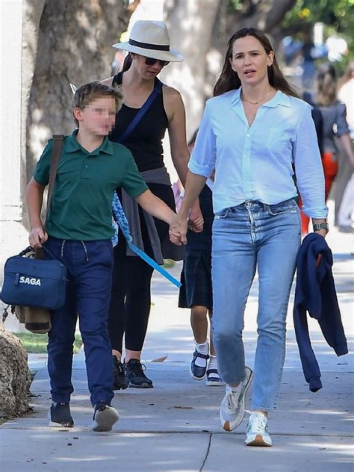 Jennifer Garner & Ben Affleck’s Son, 7, Looks So Grown Up On Outing With Mom — Pics