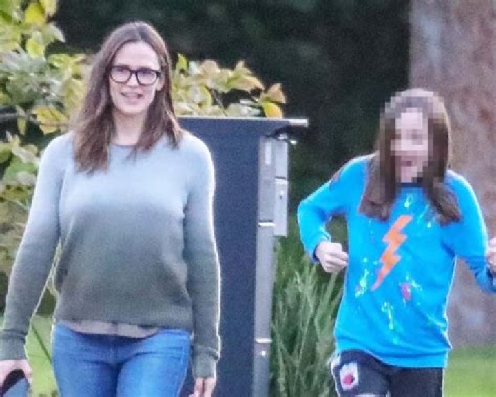 Jennifer Garner, Reese Witherspoon, & More Exercise With Their Kids In Quarantine — PICS