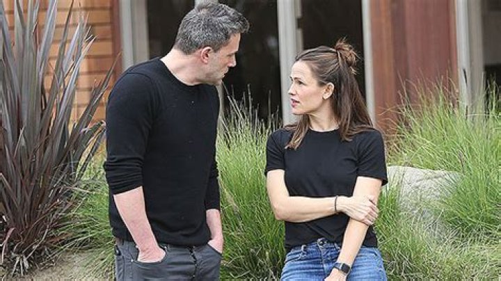 Jennifer Garner Says Stories About Ben Affleck In Press ‘Don’t Make Me Feel Good’: I ‘Work Hard’ To Avoid Them