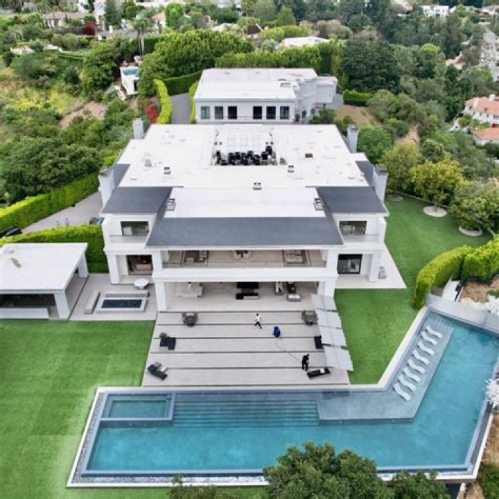Jennifer Lopez & Ben Affleck Buy Massive Beverly Hills House: Photos – Hollywood Life