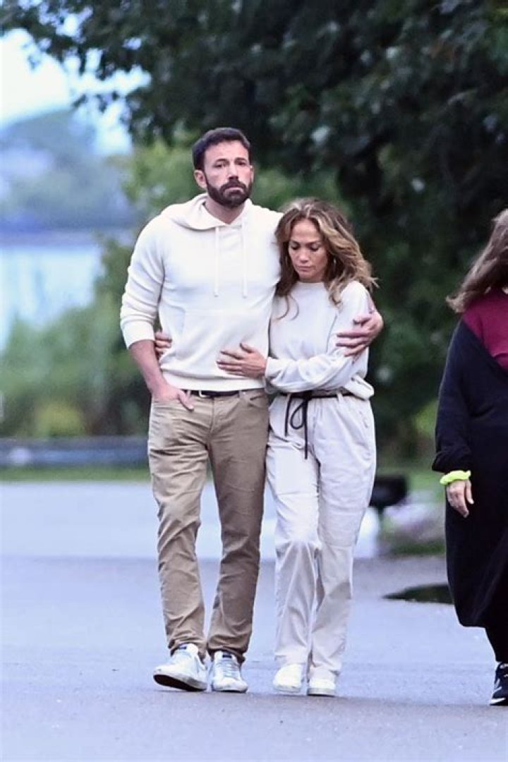 Jennifer Lopez & Ben Affleck In The Hamptons: Pics – Hollywood Life