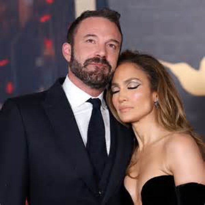 Jennifer Lopez & Ben Affleck Passionately Kiss After Revealing Sexy Bathtub Proposal: Photo