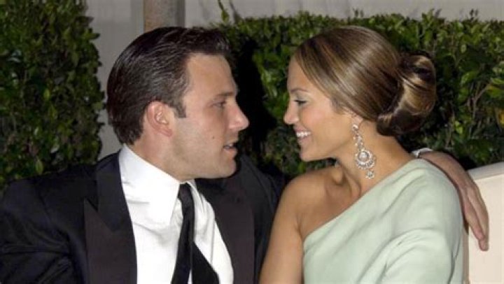 Jennifer Lopez & Ben Affleck’s ‘Vanity Fair’ Motorcycle Pic On Yacht – Hollywood Life