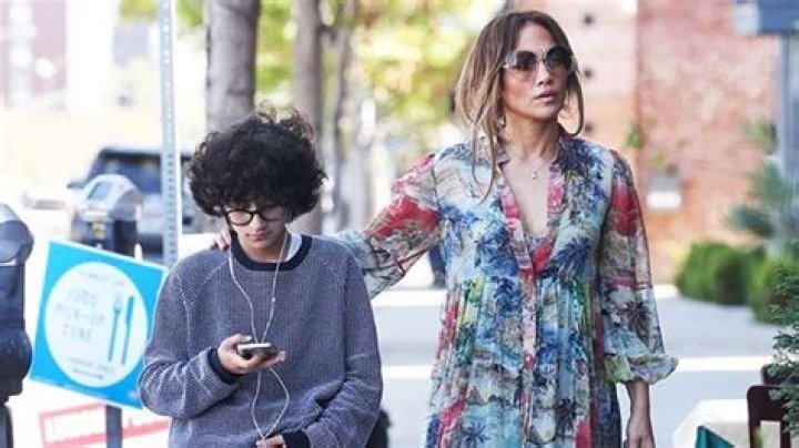 Jennifer Lopez Looks Ready For Spring As She Bonds With Daughter Emme, 14, On Day Out