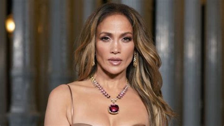 Jennifer Lopez’s 13 Sexiest Workout Clothes That Will Inspire You To Hit The Gym – Pics