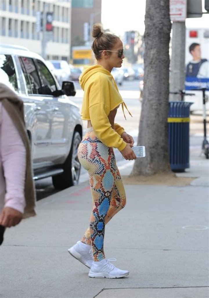 Jennifer Lopez’s Abs: See Photos Of Her Toned Physique