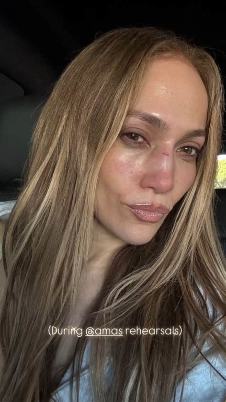 Jennifer Lopez Shows Off Bangs & Links Arm With Alex Rodriguez For Romantic Date Night — Pics