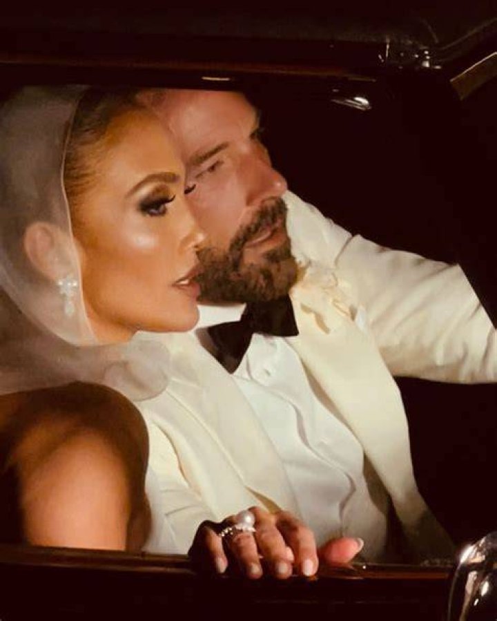 Jennifer Lopez Shows Off Her Wedding Ring While Lounging In Bed After Ben Affleck Wedding