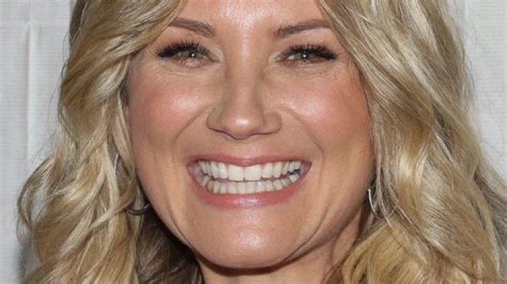 Jennifer Nettles Celebrity Profile – Hollywood Life