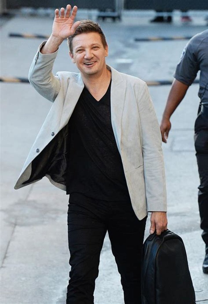 Jeremy Renner’s Chest Was ‘Crushed’ by Snowplow, 911 Call Log Reveals – Hollywood Life