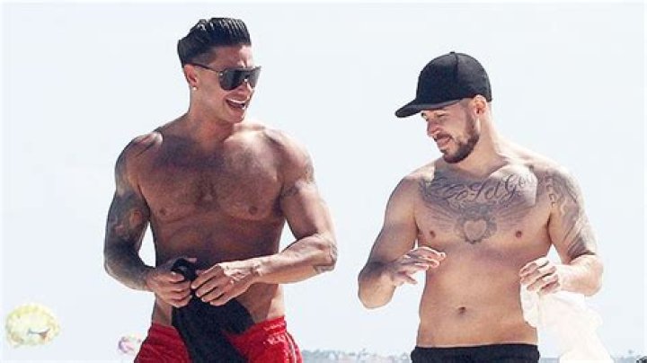 ‘Jersey Shore’s Pauly D & Vinny Go Shirtless & Show Off Ripped Abs In Cancun